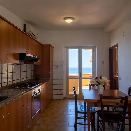 Casa Fiorina A アパート カーポ・ヴァチカーノ